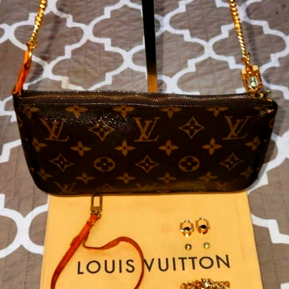 Louis Vuitton Pochette/Clutch Monogram DATE STAMPED AR1908 w/ COA